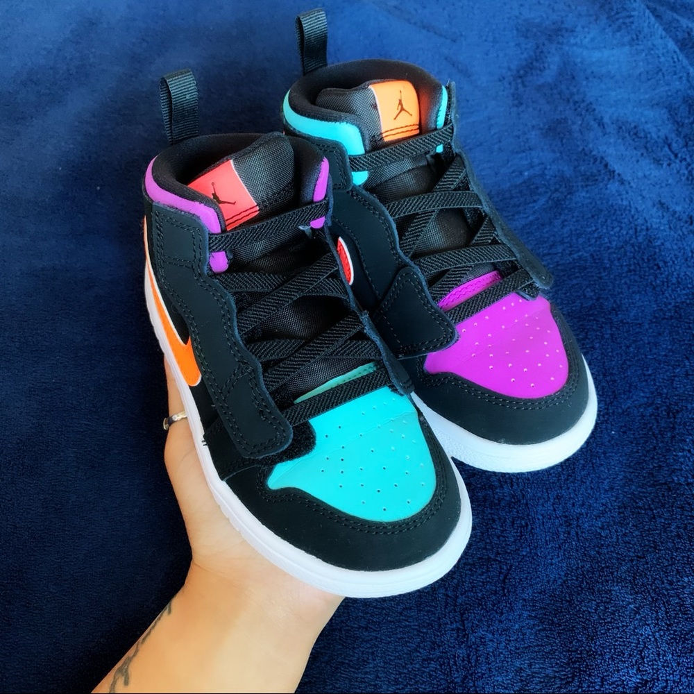 Little Girls Jordan 1 Mids